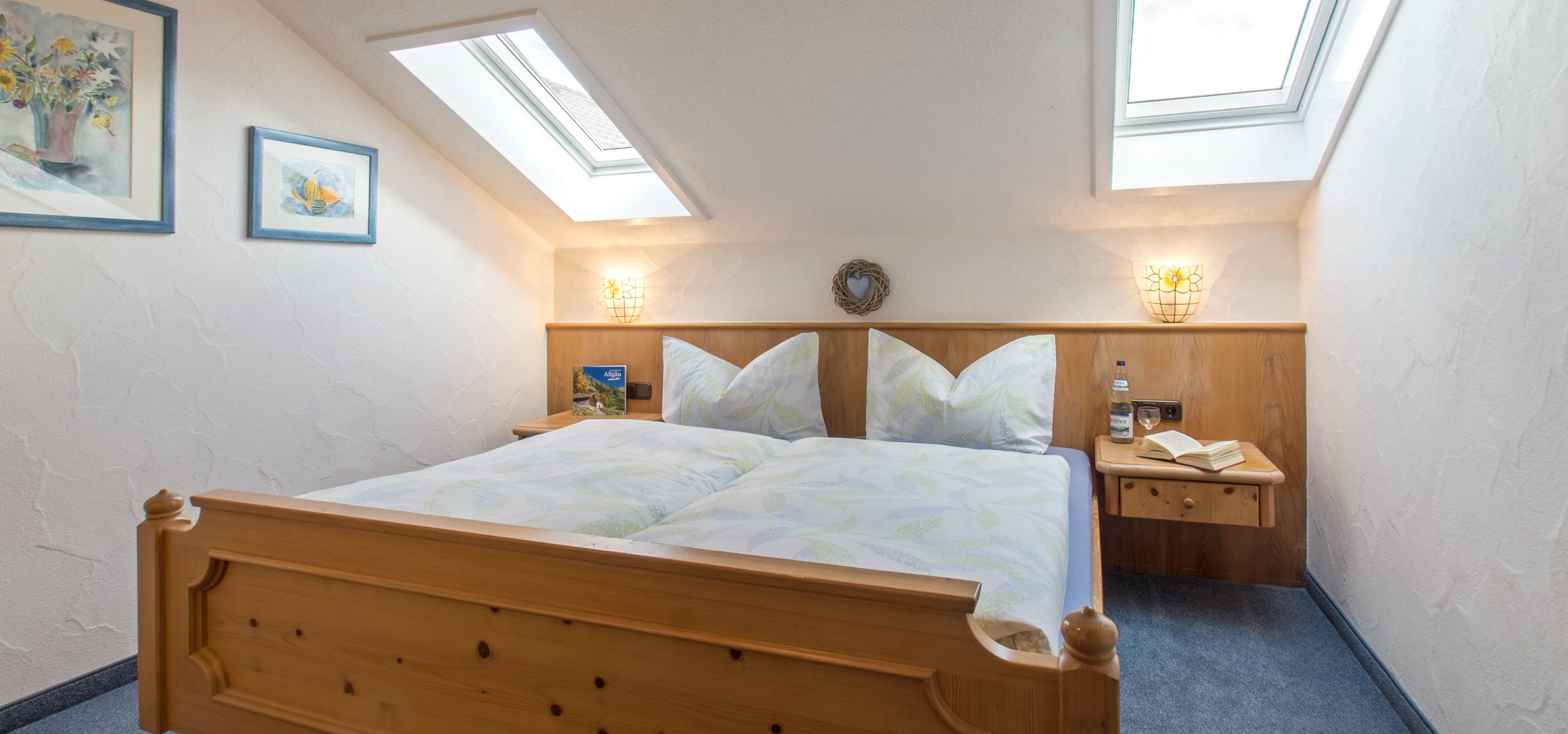 Schlafzimmer mit Dachfenstern